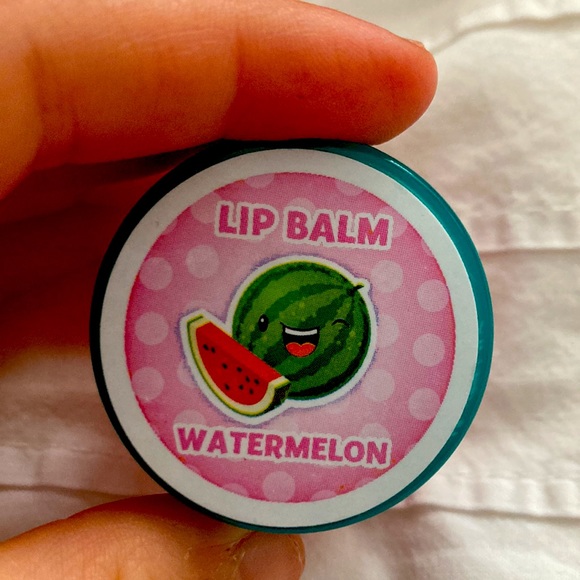 Lips. Moisturizer - Picture 2 of 3